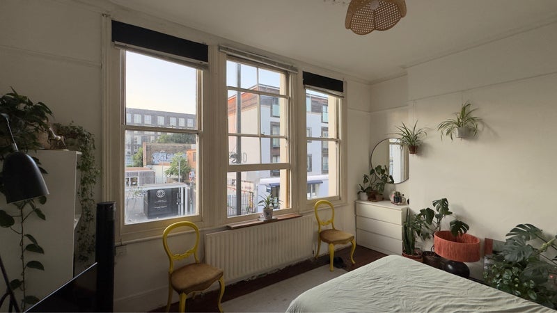 Room Graham Road in Greater London