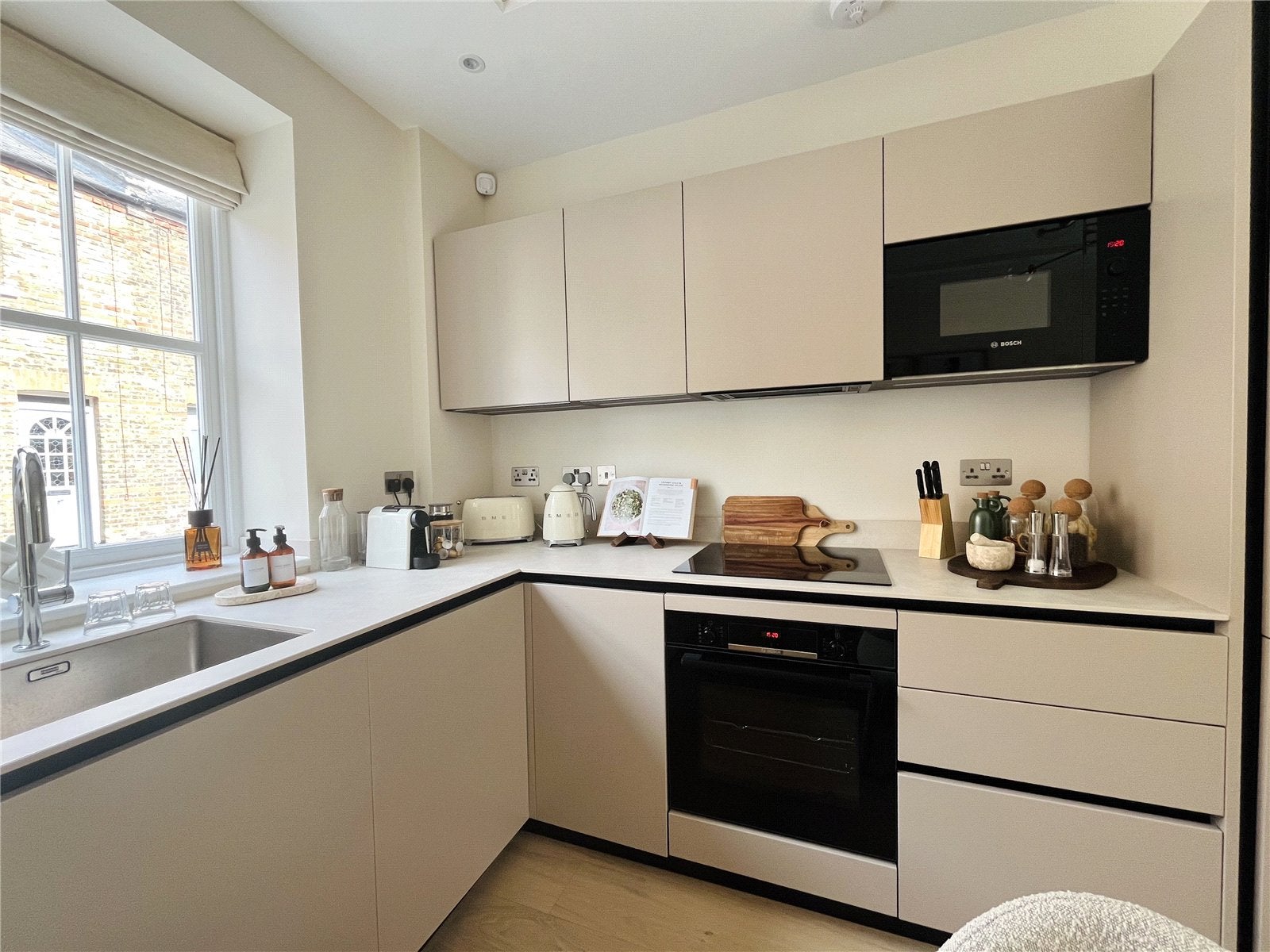 House Warwick Place in Greater London