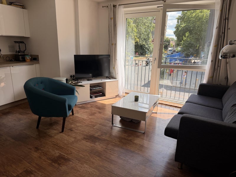 Room Coldharbour Lane in Greater London