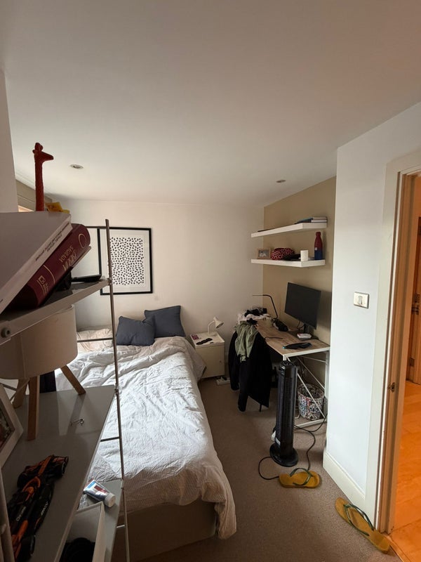 Room Vauxhall Bridge Road in City of Westminster