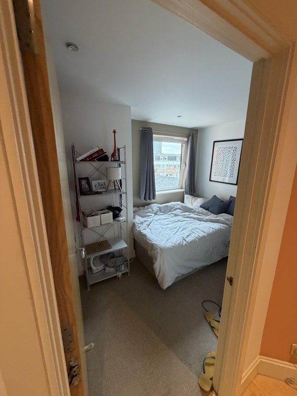 Room Vauxhall Bridge Road in City of Westminster
