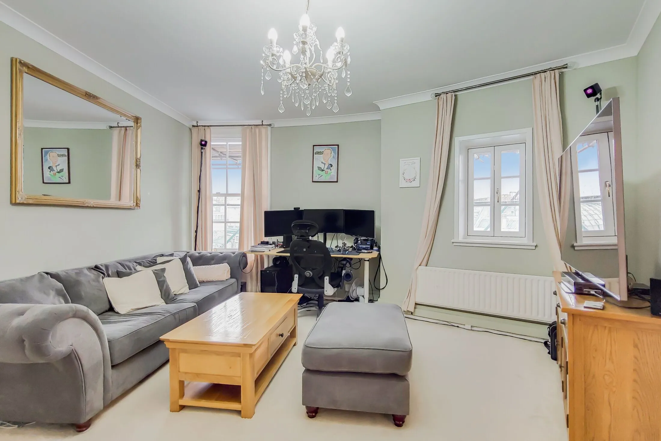 Flat Portpool Lane in Greater London