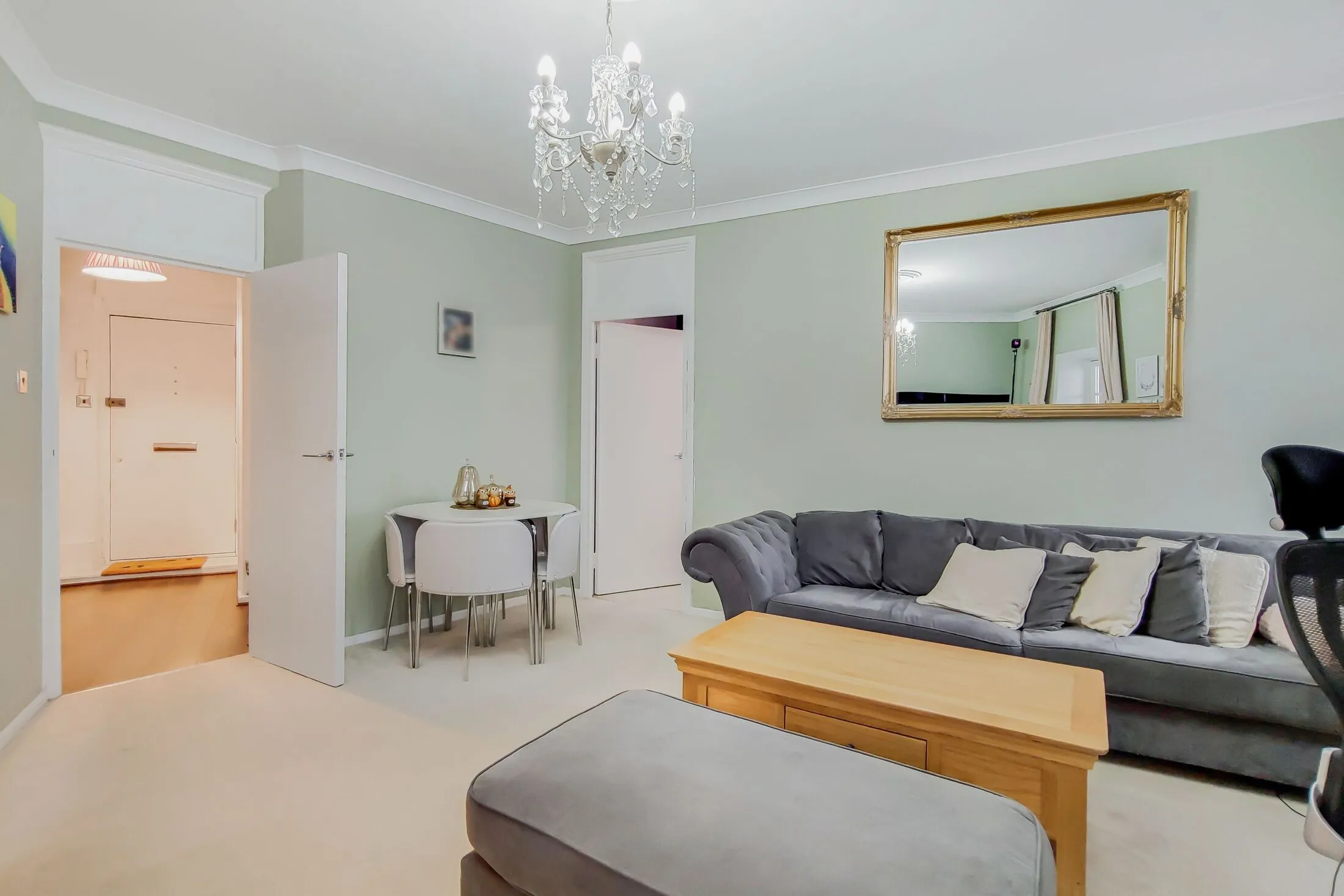 Flat Portpool Lane in Greater London