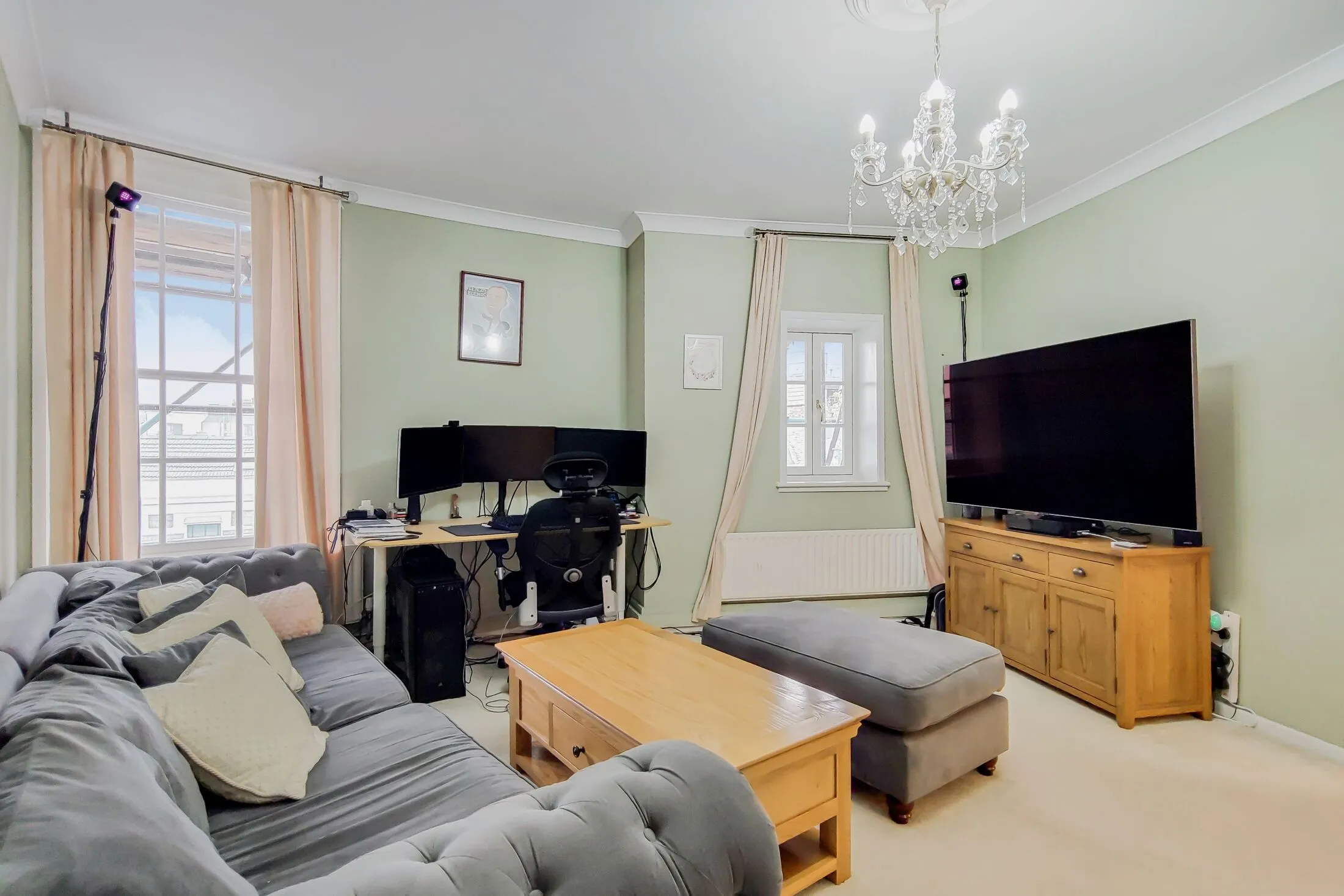Flat Portpool Lane in Greater London