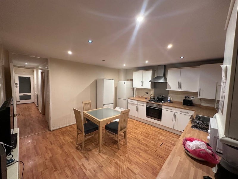 House Kimbolton Close in Greater London