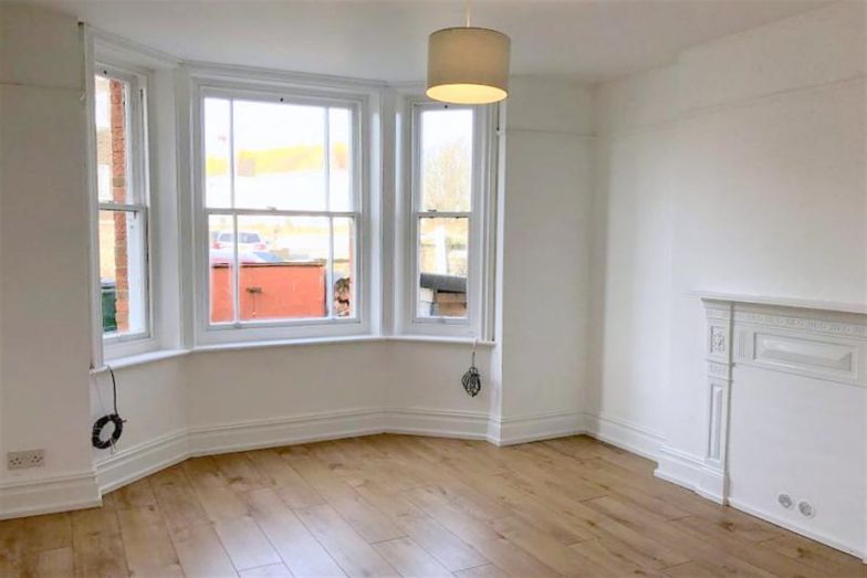 Flat Connaught Road in Seaford