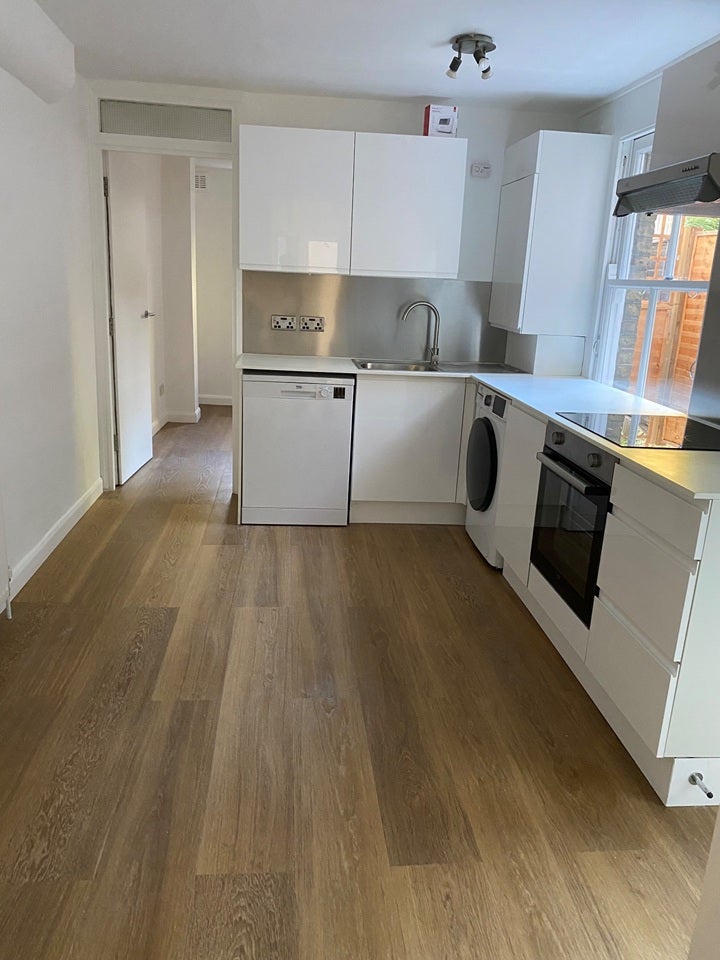 Flat Cheverton Road in Greater London