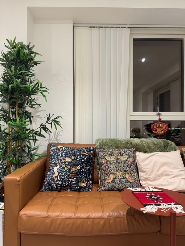 Room Silvertown Way in Greater London