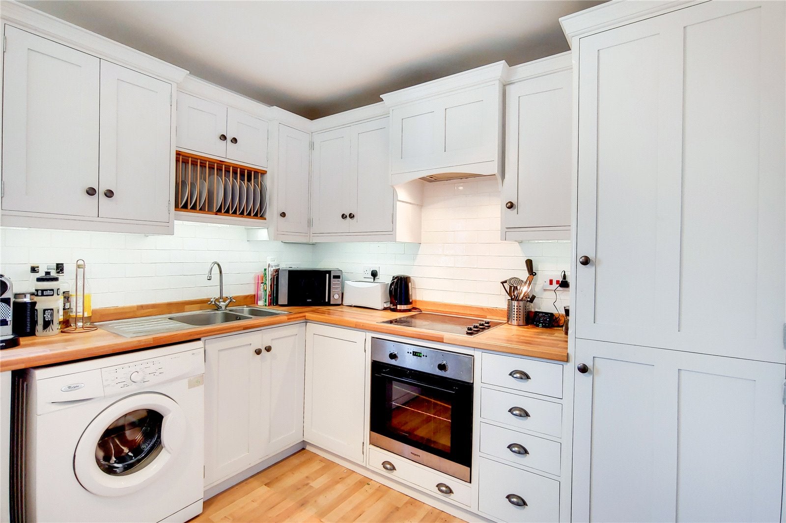 Flat Longfellow Way in Greater London