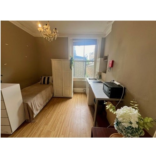 Room Matheson Road in Greater London