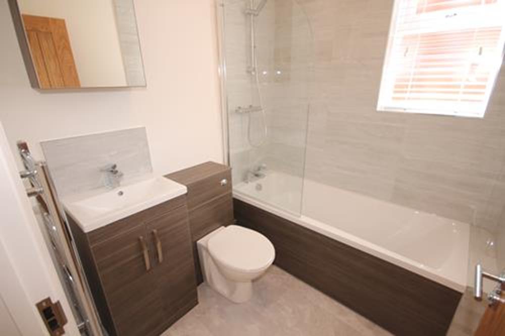 Flat Goldington Avenue in Bedford