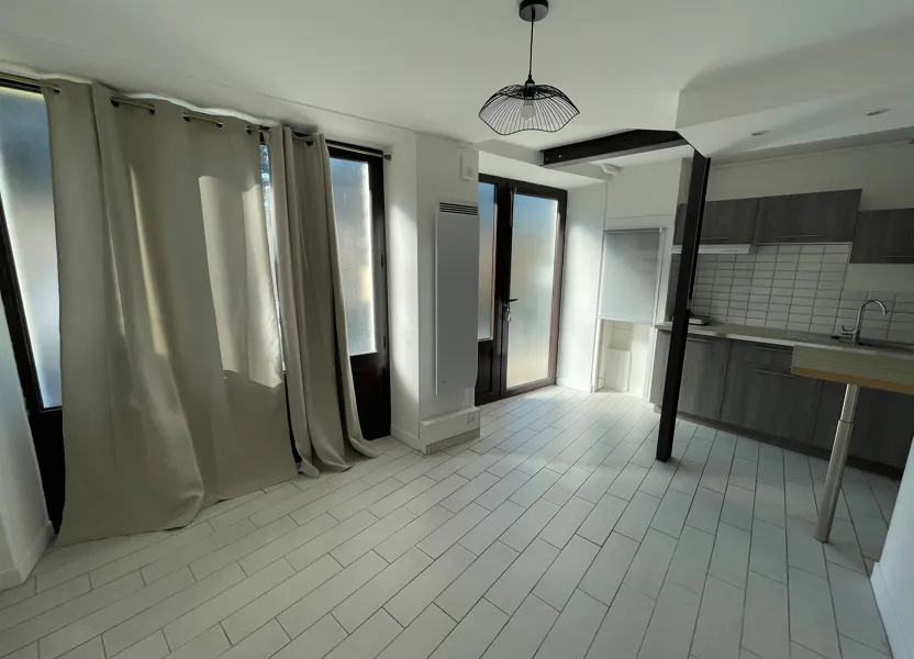 Room Impasse Barbeséche in Verneuil-sur-Vienne