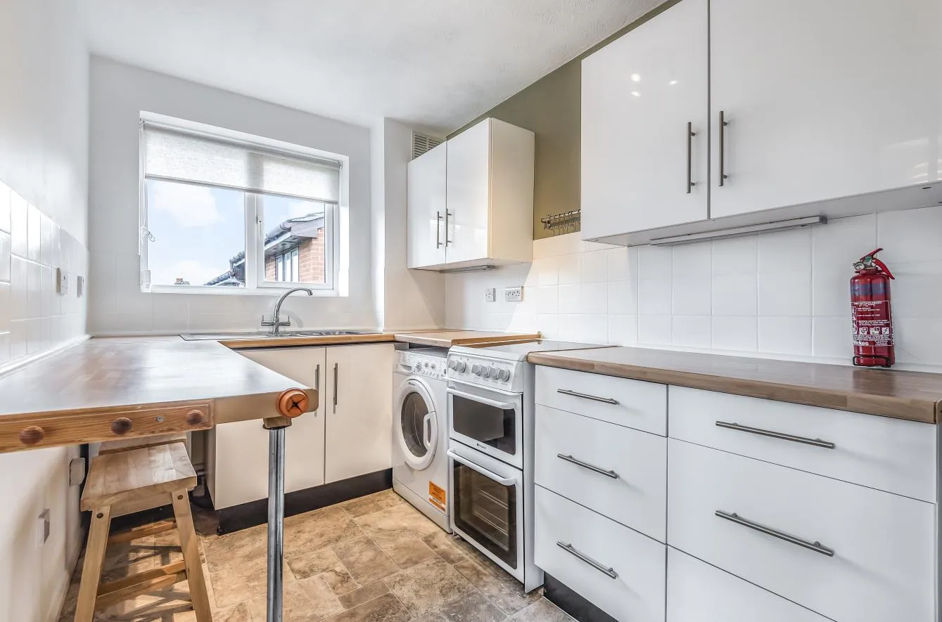 Flat Bowman Mews in Greater London