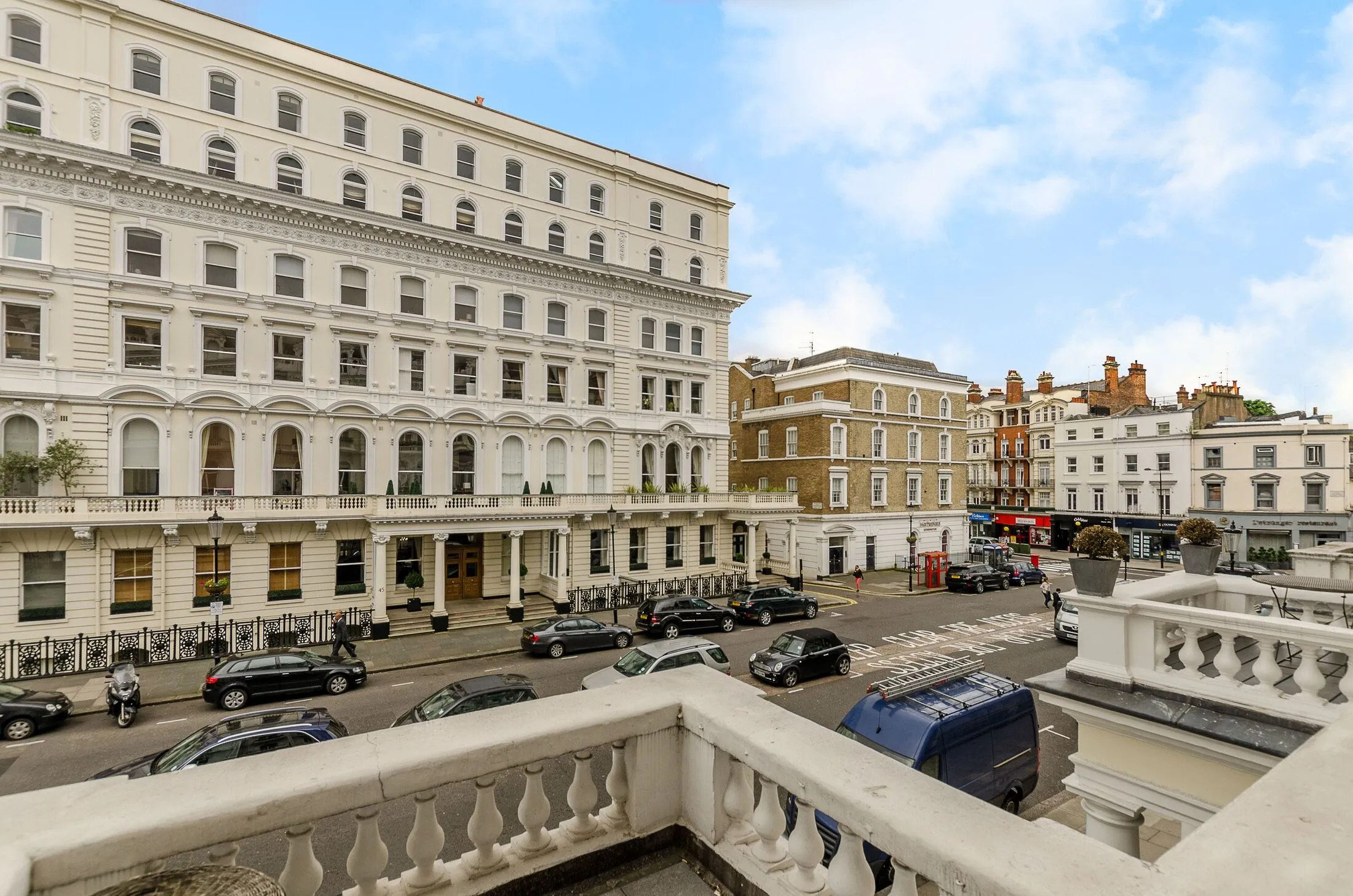 Flat Queen's Gate Terrace in Greater London