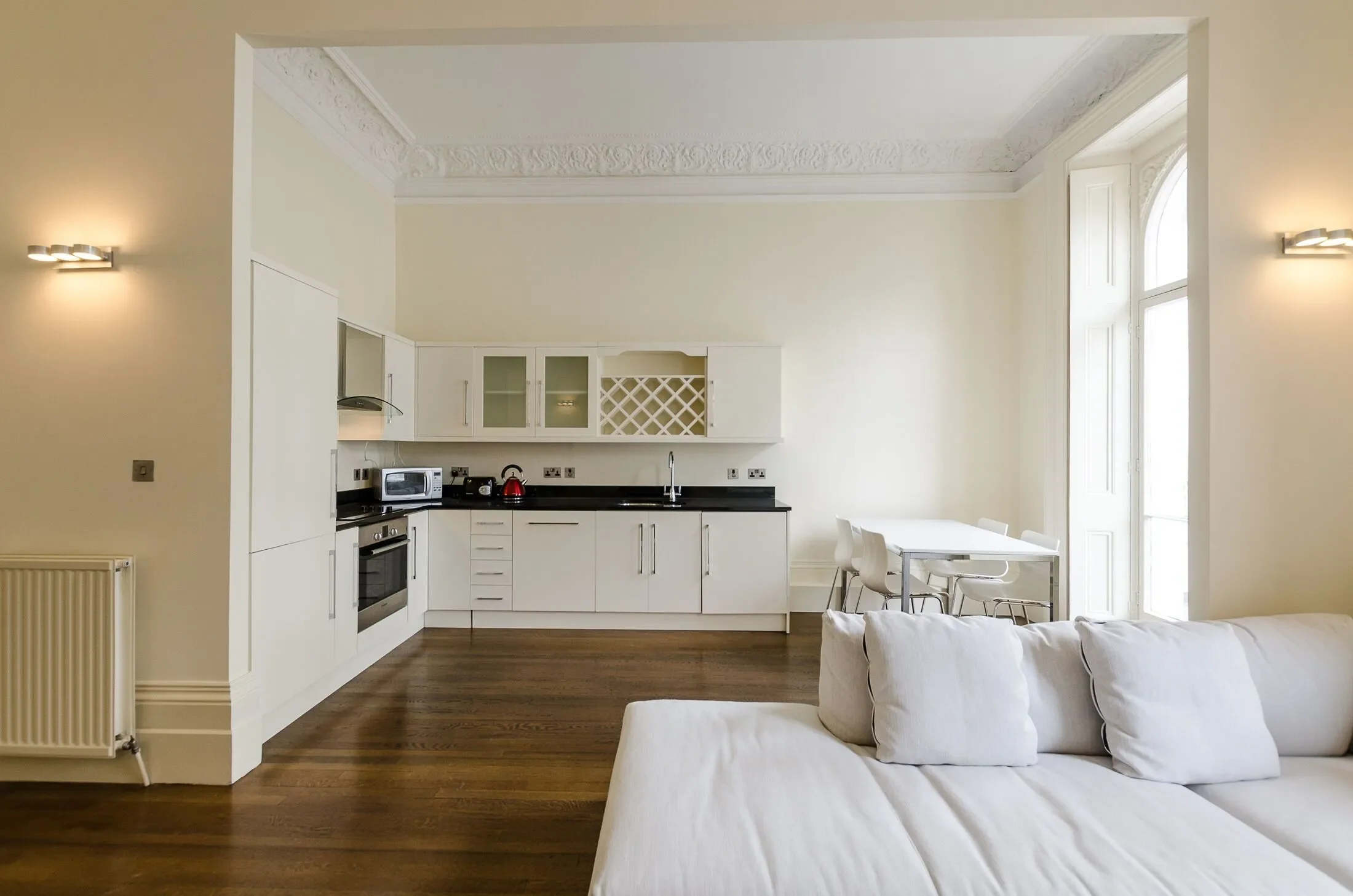 Flat Queen's Gate Terrace in Greater London
