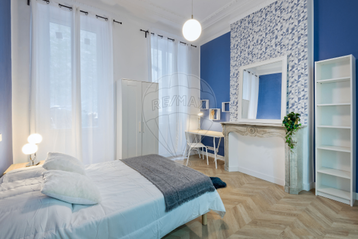 Chambre Rue des Trois Frères Barthélémy à Marseille