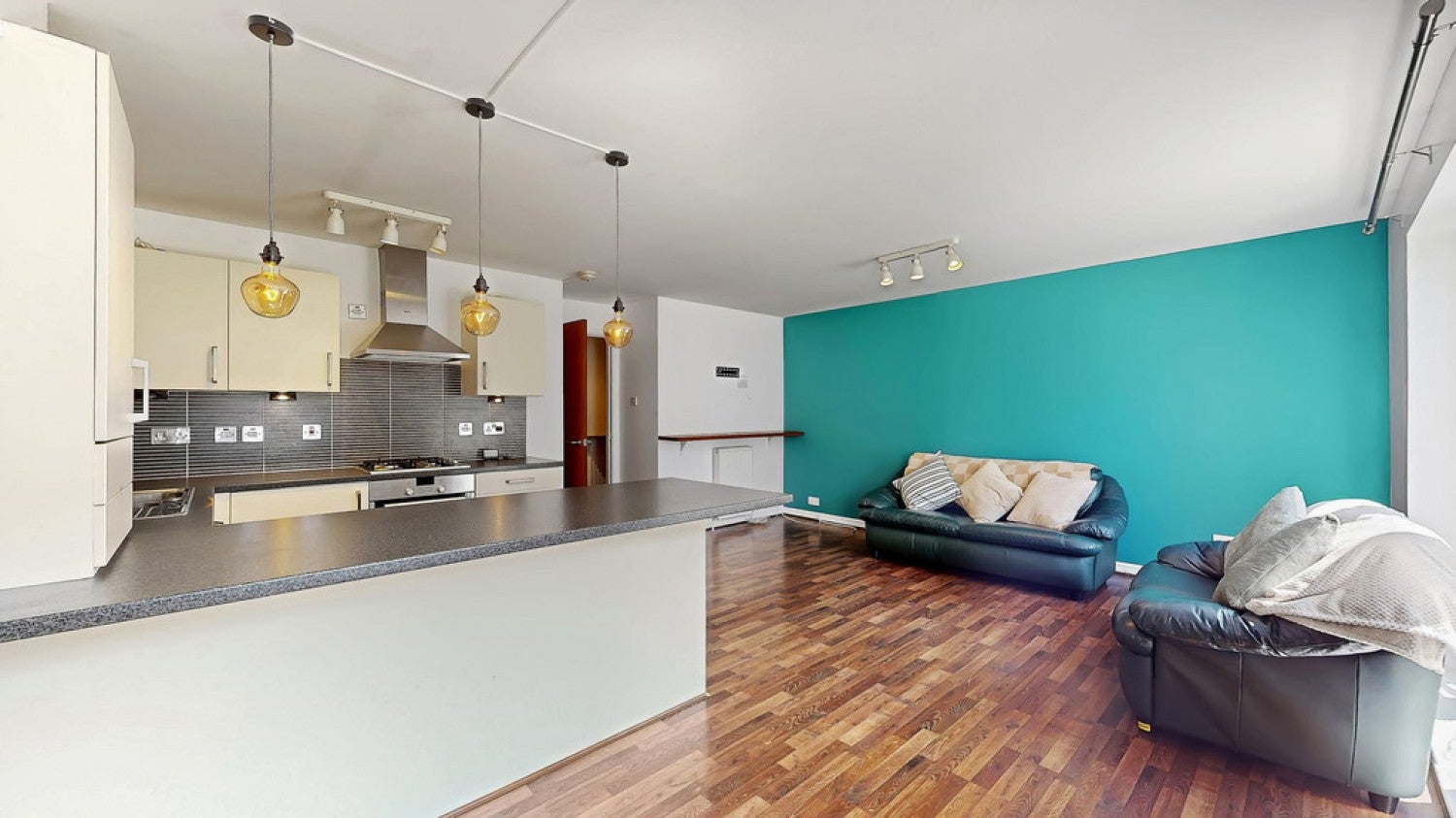 Flat Netherton Gardens in Glasgow