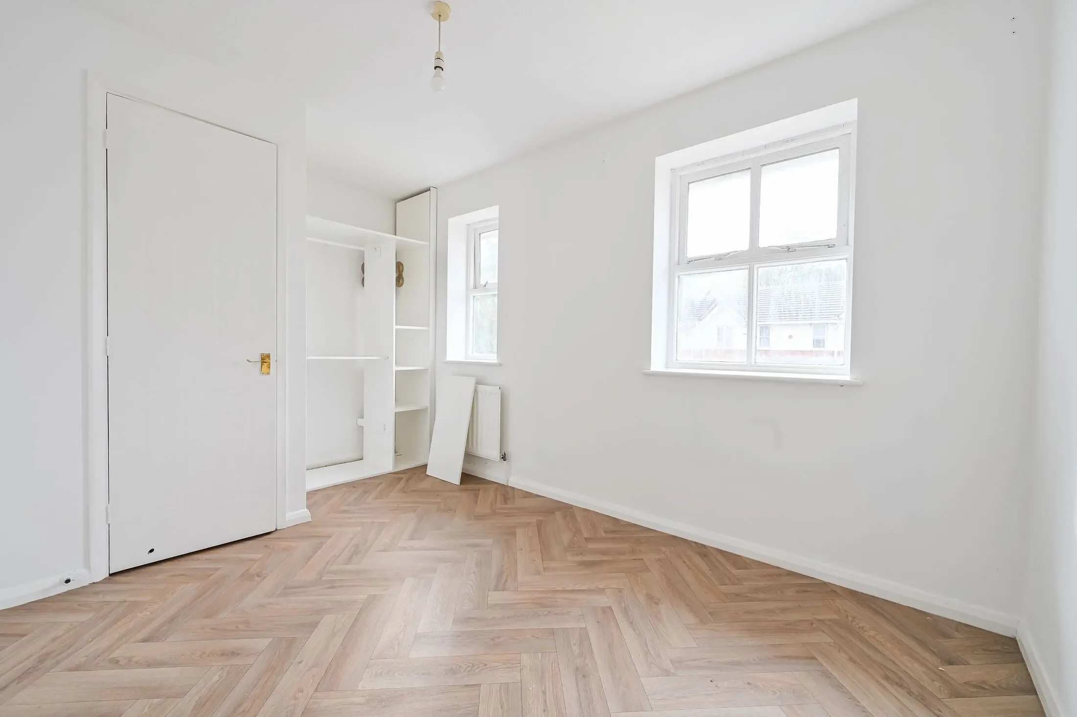 House Jake Russell Walk in Greater London