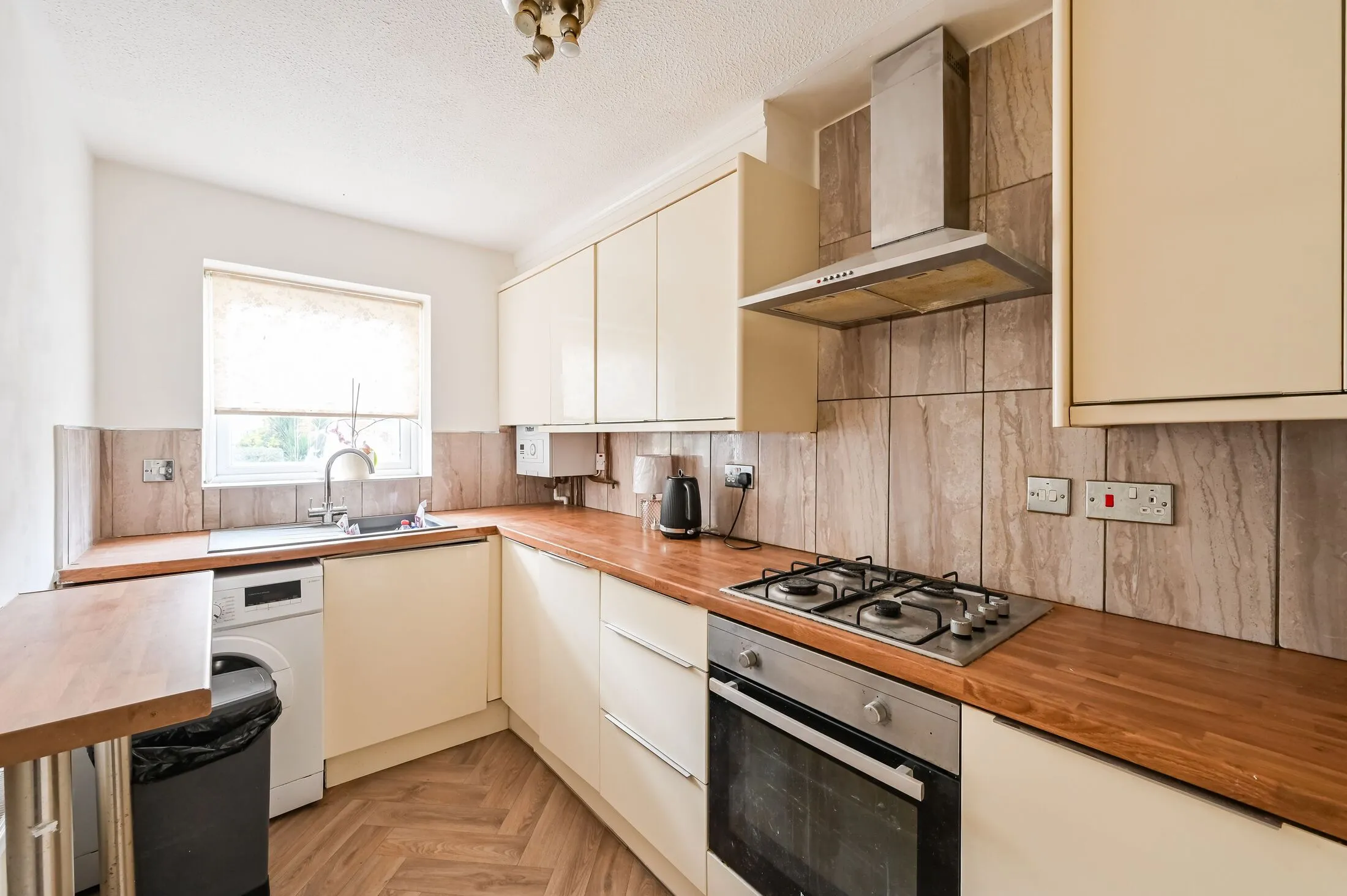 House Jake Russell Walk in Greater London