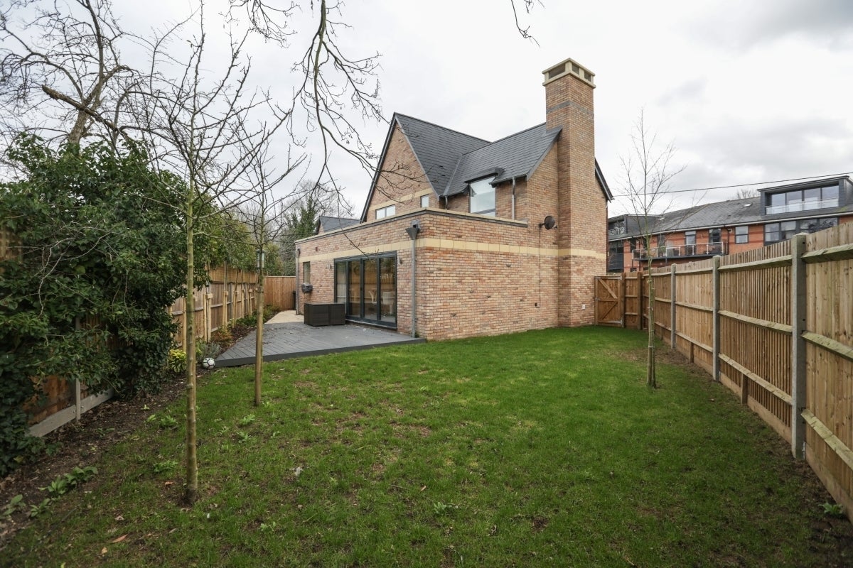 House Furlong Road in Bourne End