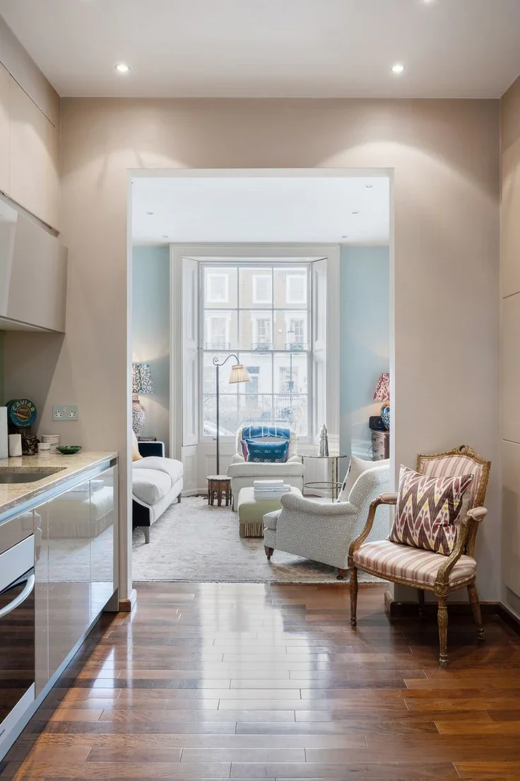 Flat Markham Square in Greater London