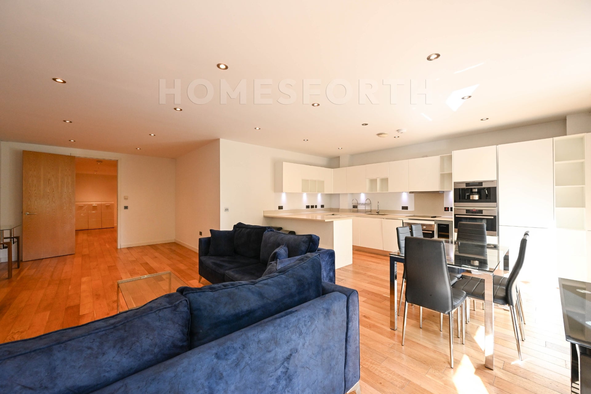 Flat Finchley Road in Greater London