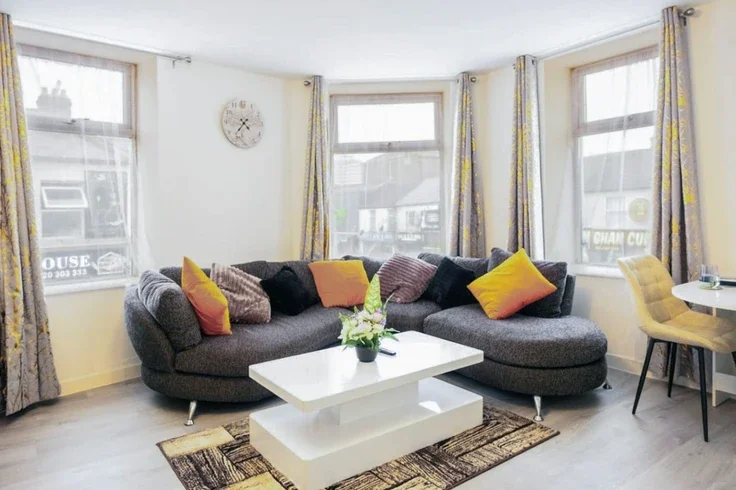 Flat Byron Street in Cardiff