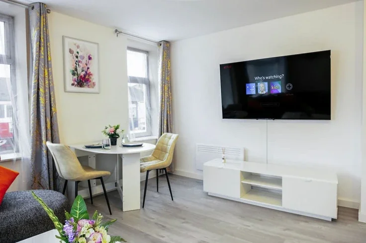 Flat Byron Street in Cardiff