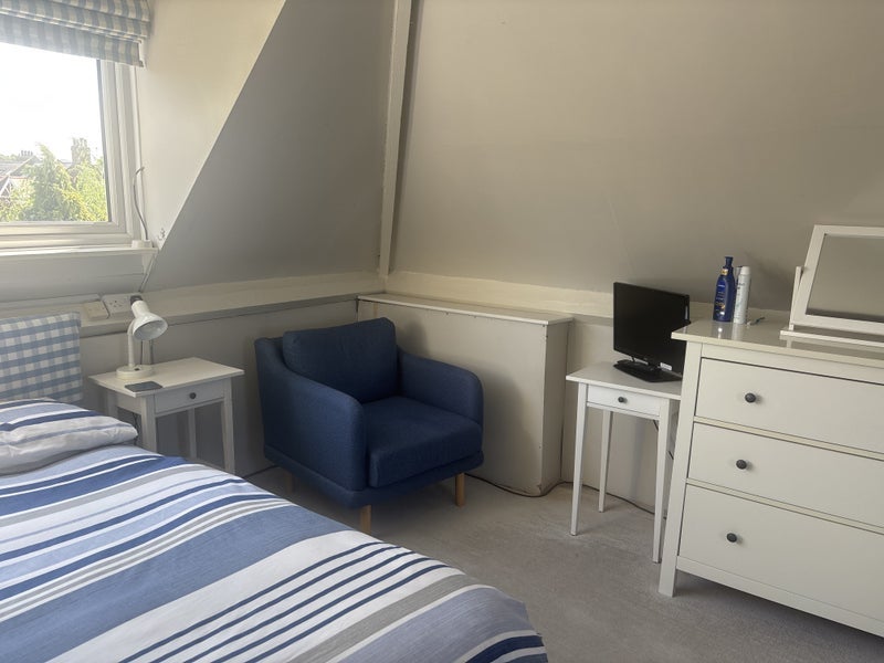 Room Viewfield Road in Greater London