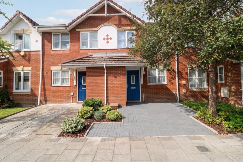 House Newmarsh Road in Greater London