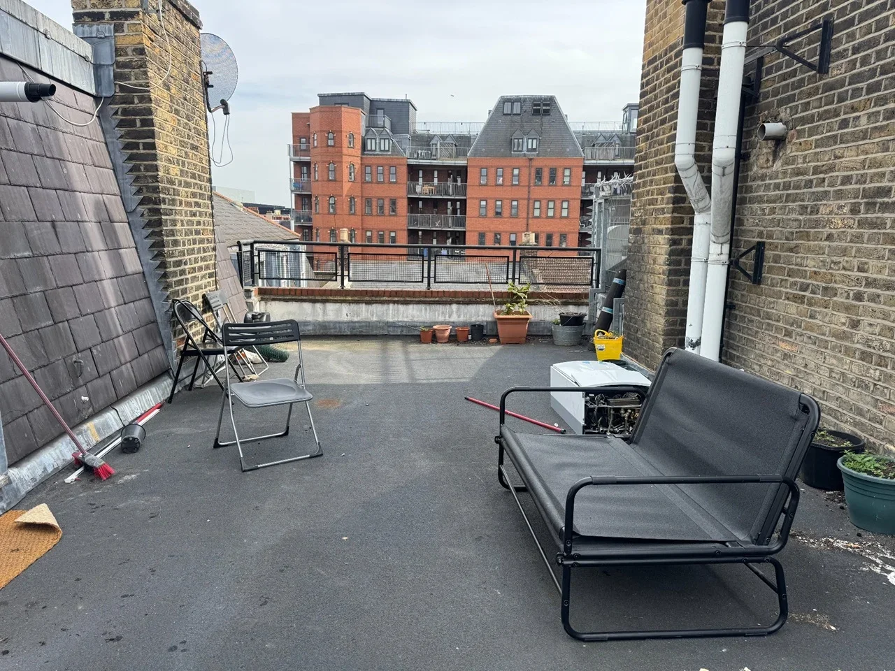 Flat Whitechapel Road in Greater London