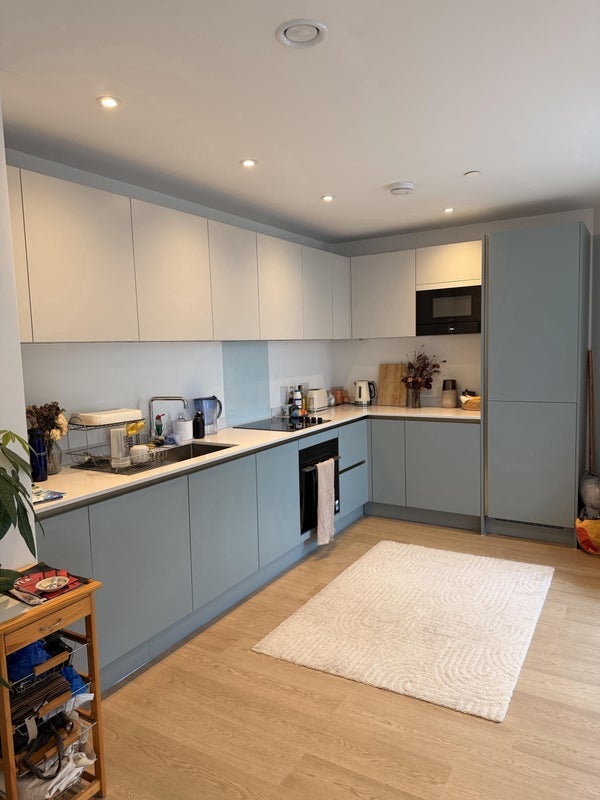 Room Herne Hill Road in Greater London