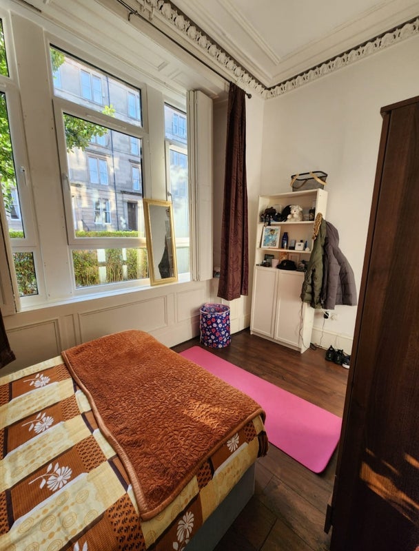 Room Dunearn Street in Glasgow