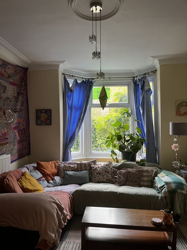 Room Nether Edge Road in Sheffield