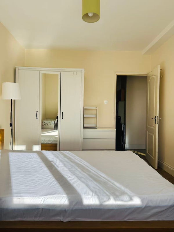 Room Perpins Road in Greater London