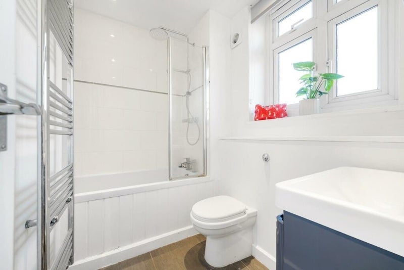 Room Crossford Street in Greater London