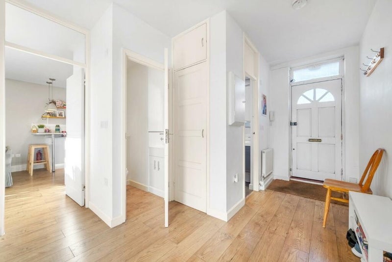 Room Crossford Street in Greater London