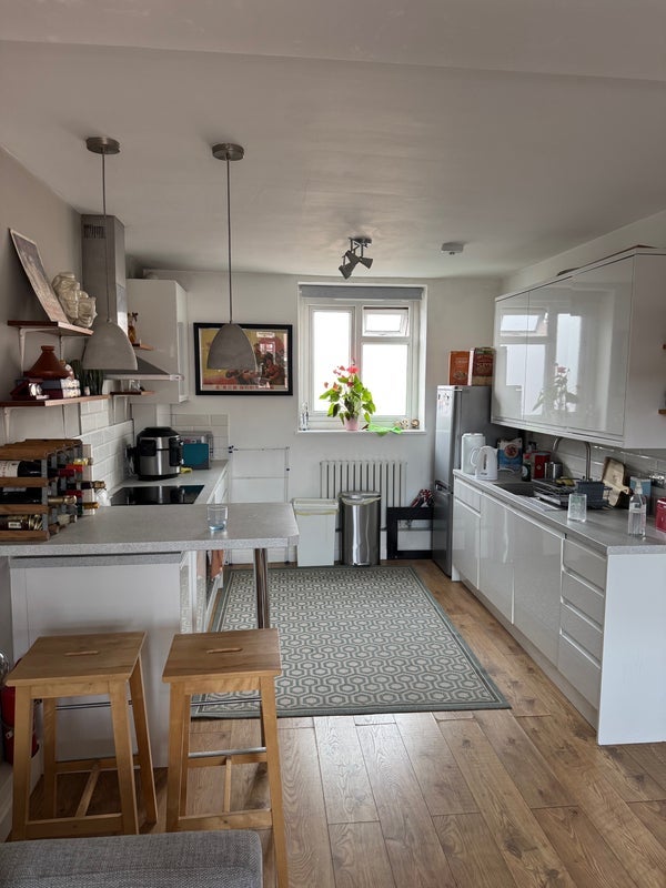 Room Crossford Street in Greater London
