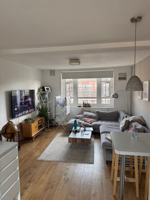 Room Crossford Street in Greater London