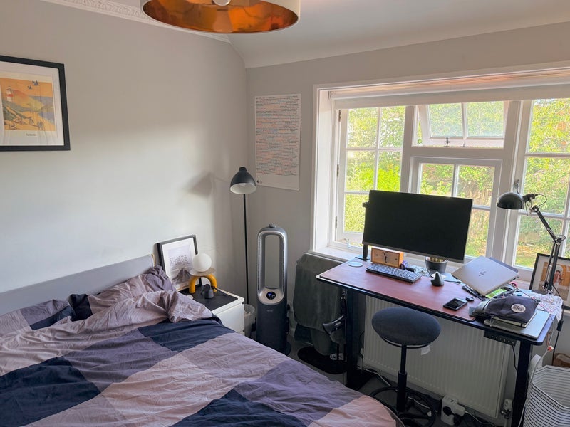 Room Sawley Road in Greater London