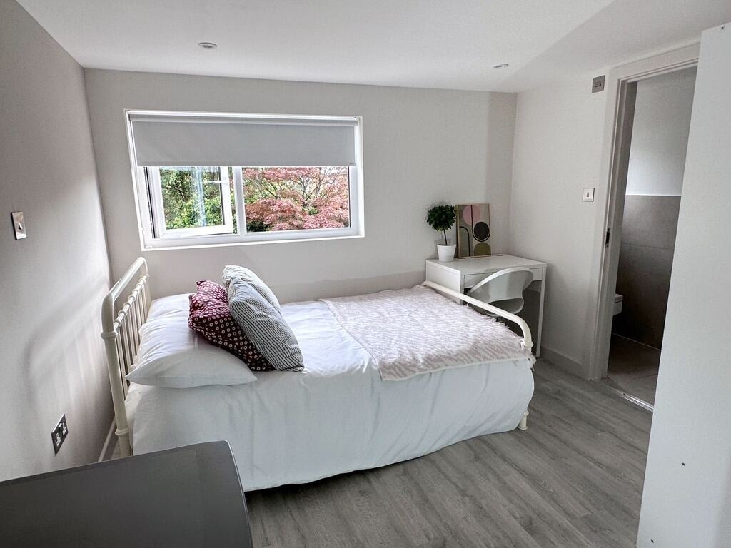 Flat Ernest Street in Greater London