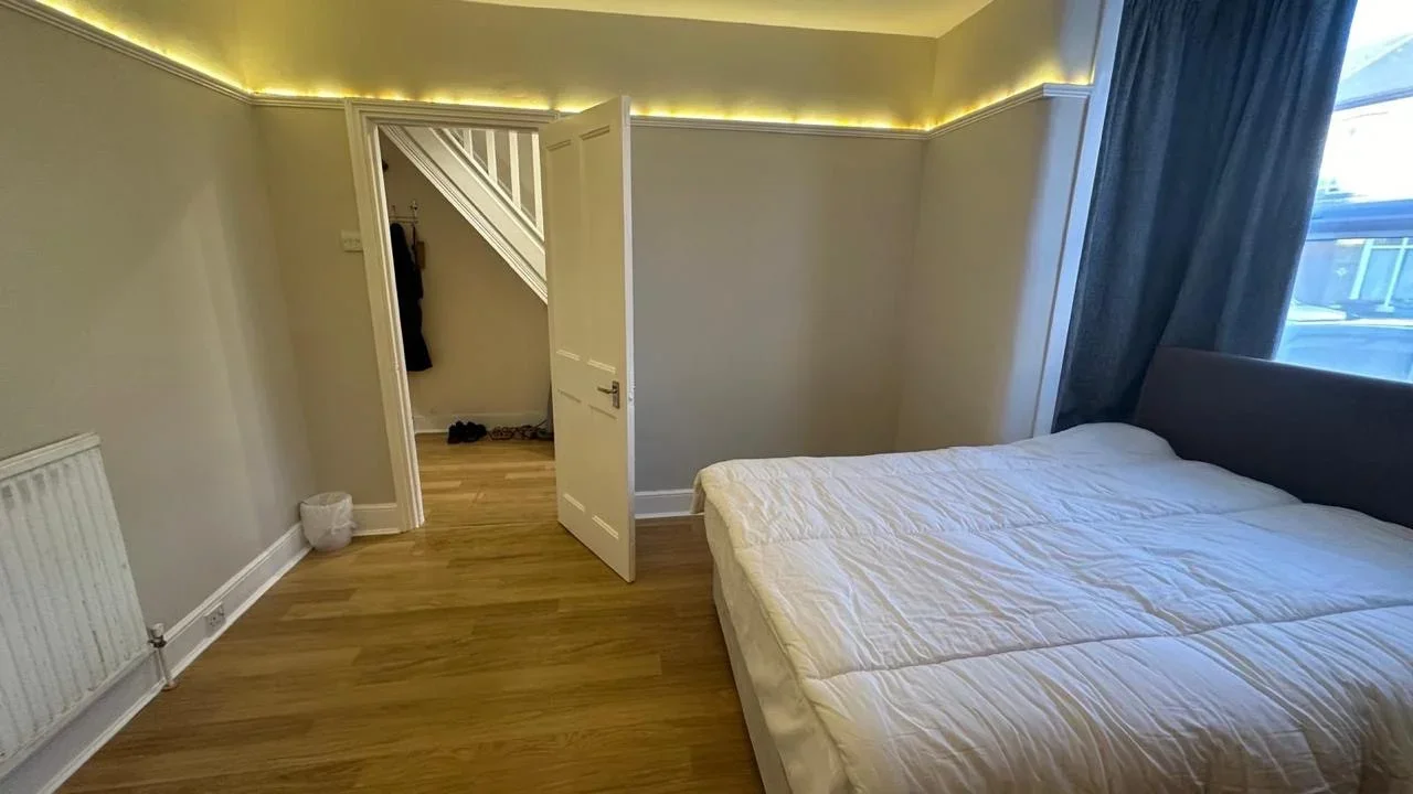 Room Souldern Street in Watford