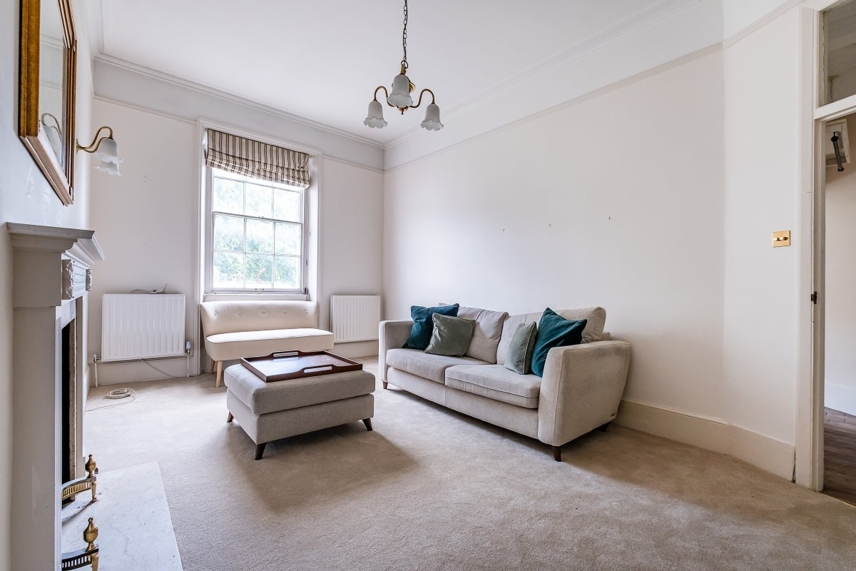 Flat Warwick Square Mews in City of Westminster