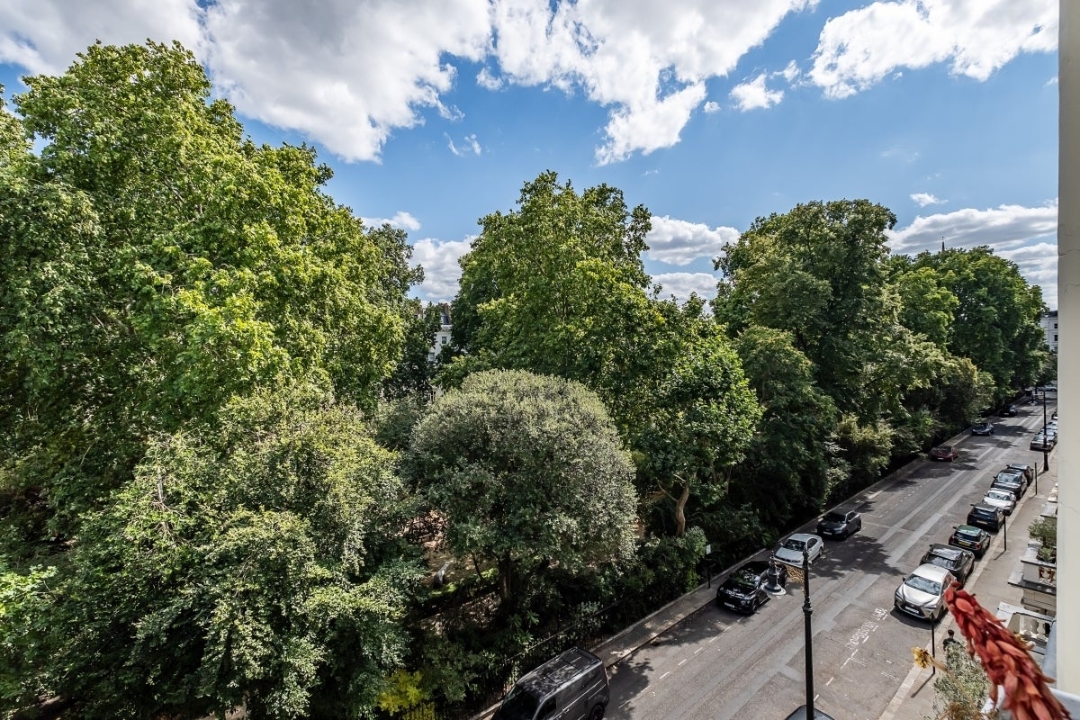 Flat Warwick Square Mews in City of Westminster