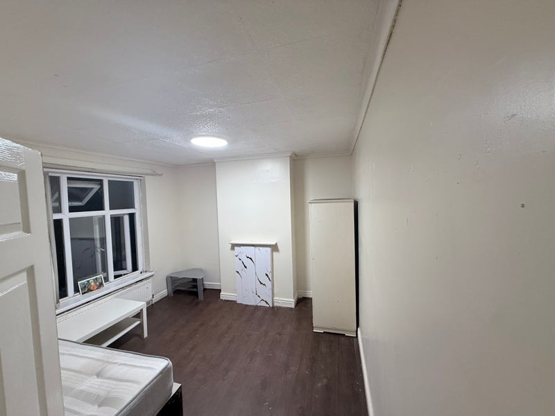 Room Cheveral Avenue in Coventry