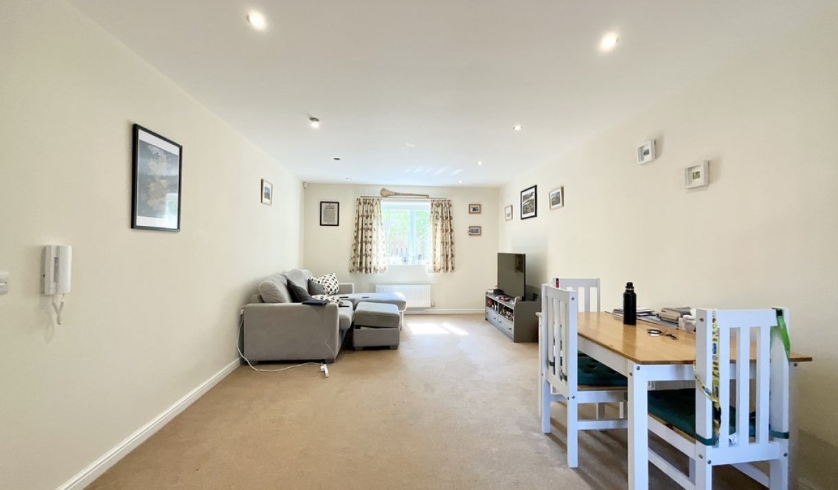 Flat Sandringham Court in York