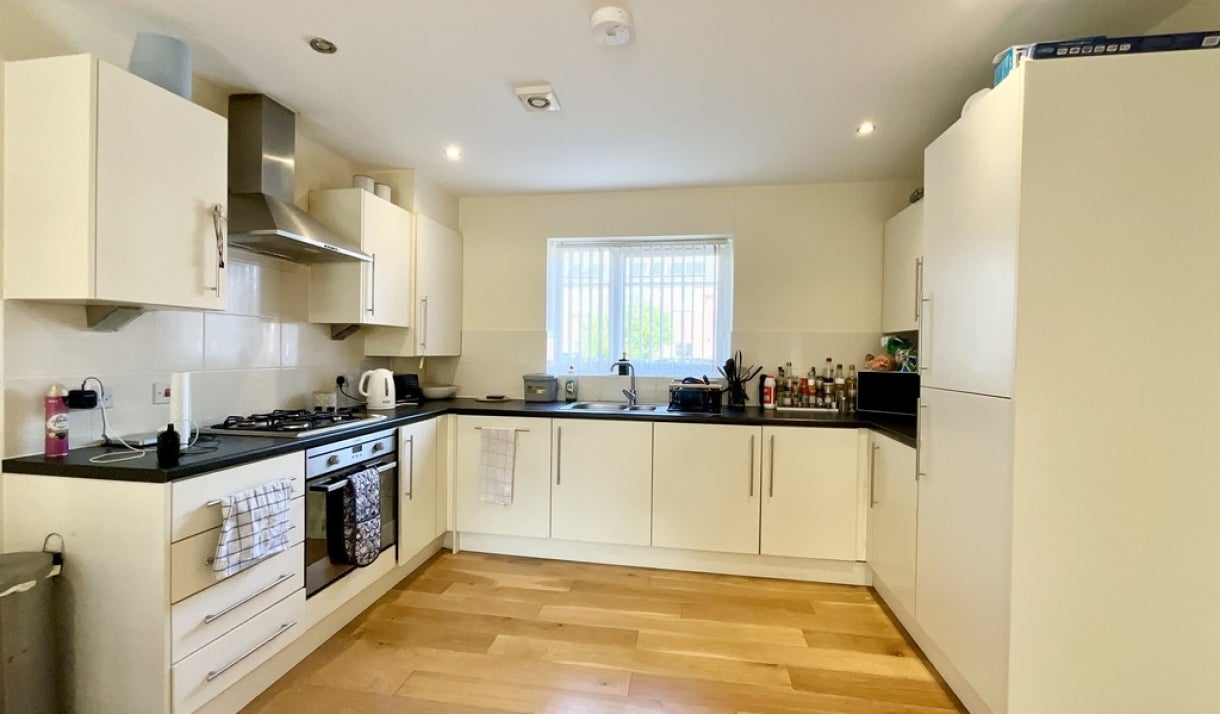 Flat Sandringham Court in York