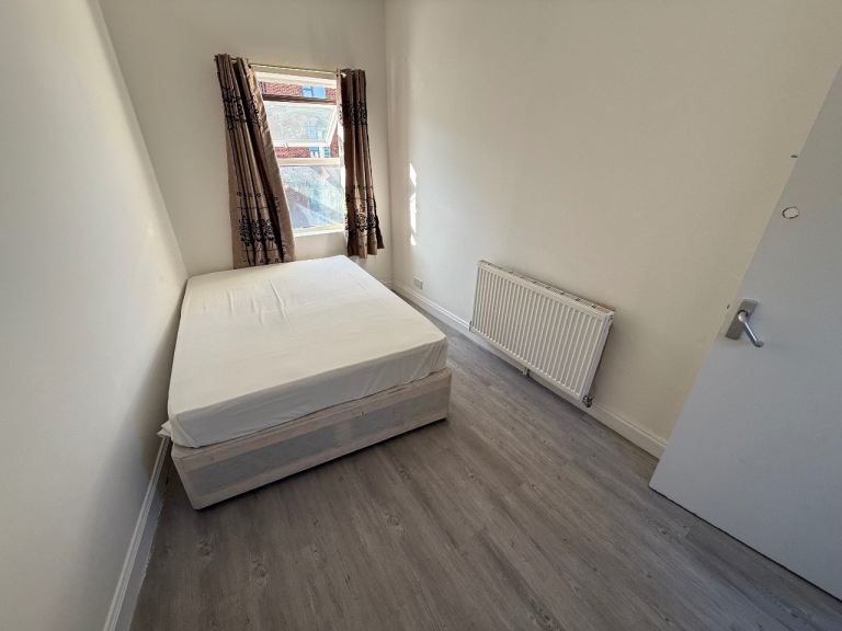 Flat Brigstock Road in Greater London
