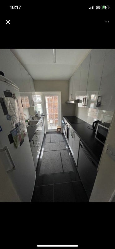 Room Long Drive in Greater London