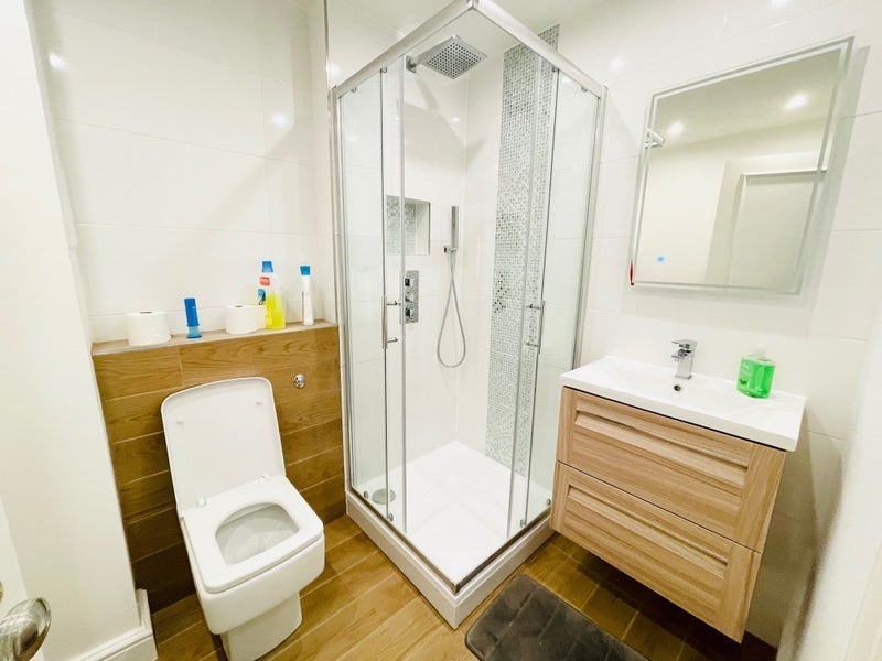 Room Cumberland Mills Square in Greater London